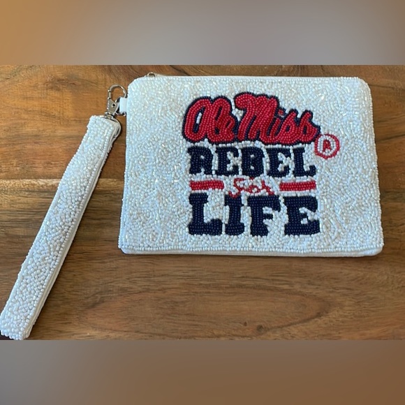🎉❤️ Ole Miss Beaded Wristlet Zip Closure Case Pouch - Picture 2 of 2